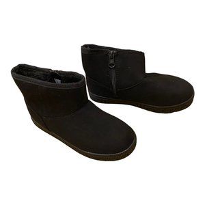 Girl’s Boots Size 11 Plush Lined Zip Black Winter